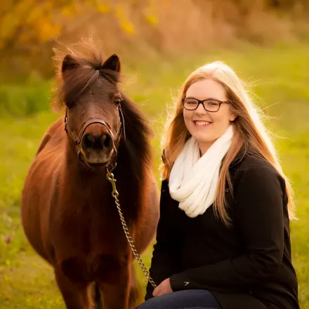 Erin Groot-Lipman at Russell Equine Veterinary Service